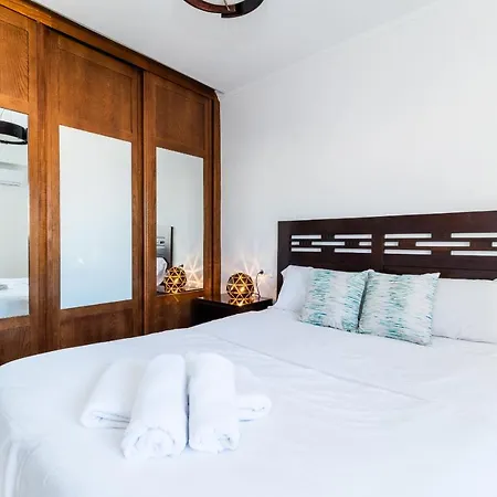 Alhambra View Penthouse, Parking Opcional アパート